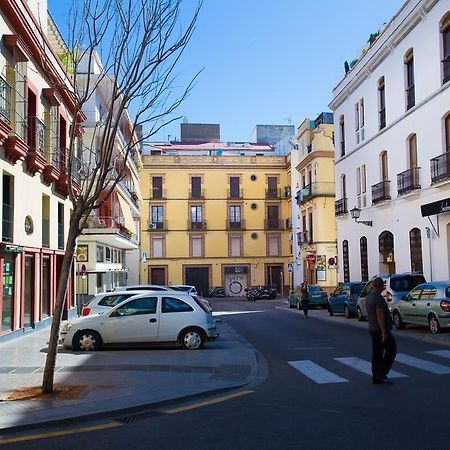Appartamento Puerta Del Arenal II Siviglia Esterno foto
