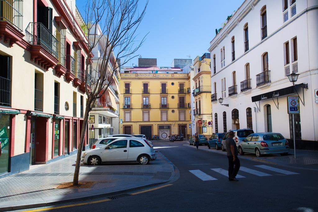 Appartamento Puerta Del Arenal II Siviglia Esterno foto